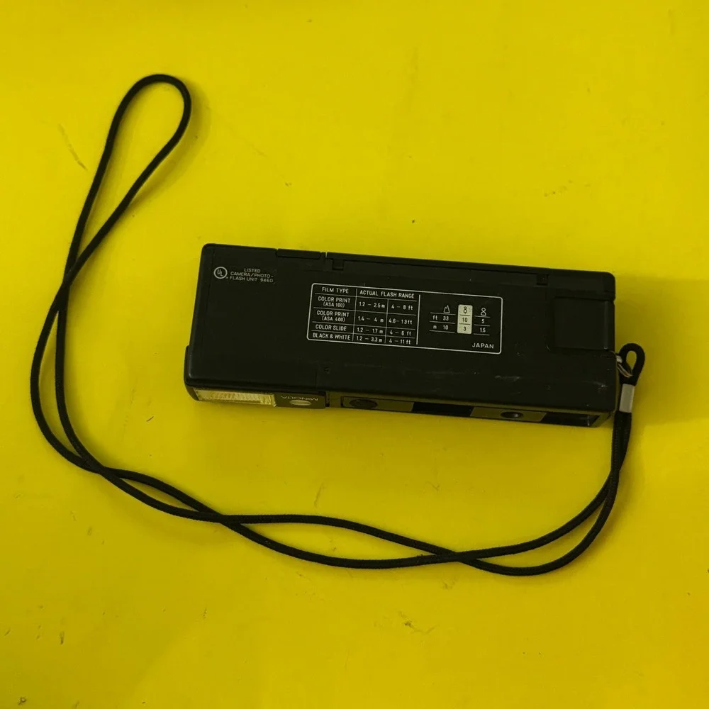 Minolta Pocket Autapak 430Ex 110‎ Film Camera Built In Flash Untested